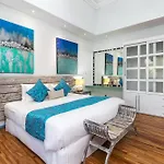 Pura Villa