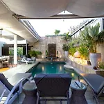 Pura Villa